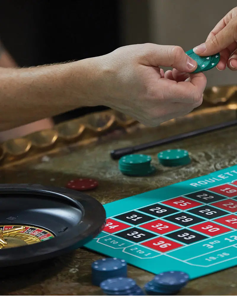 Buy Gentlemen's Hardware Casino Night - Pontoon,Roulette & Texas Hold'em Poker | Poker Chips & Setss at Woven Durham