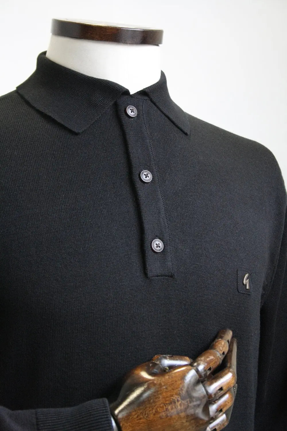 Gabicci Vintage Francesco Black Long-Sleeved Knitted Polo Shirt From Woven Durham